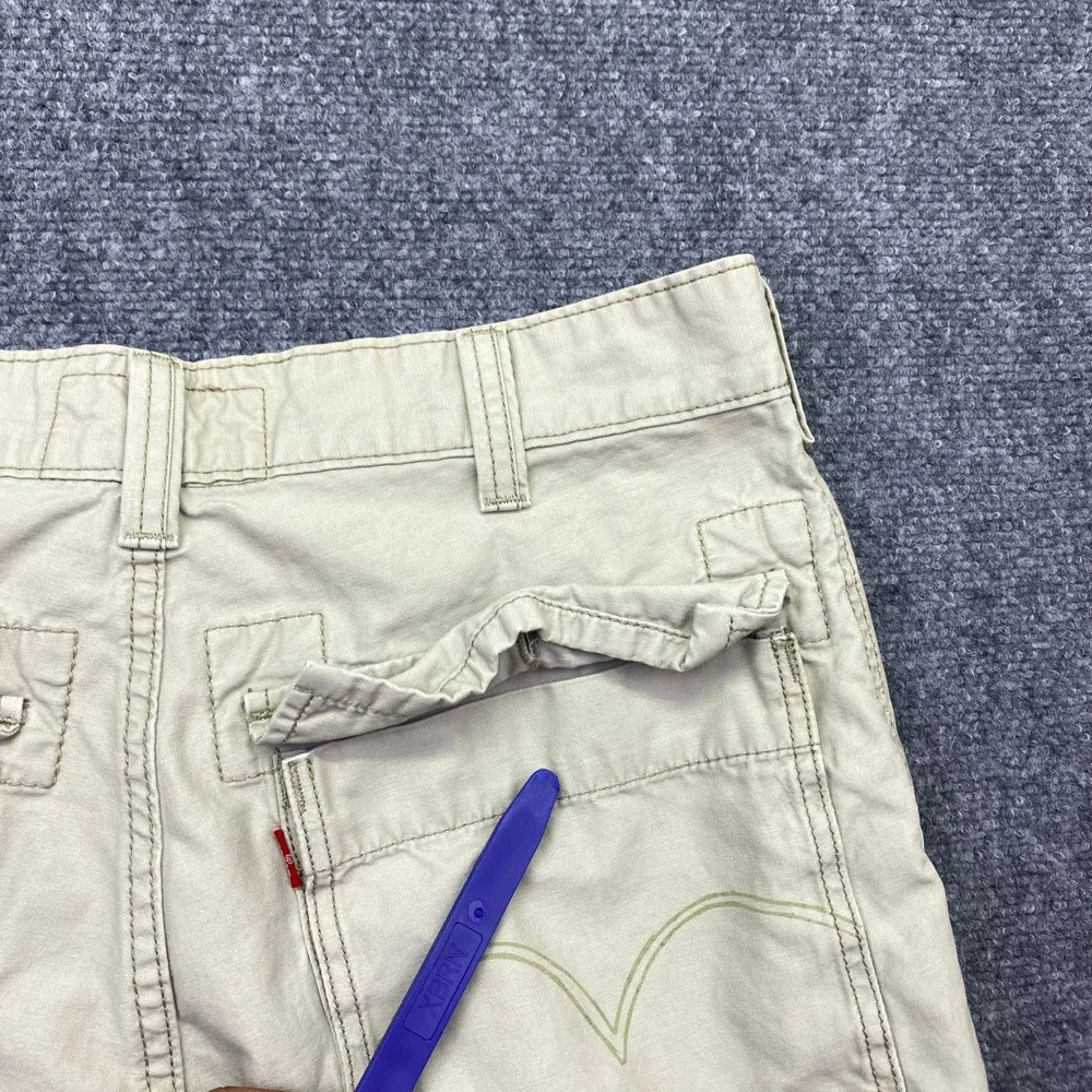 Levis measurements waist